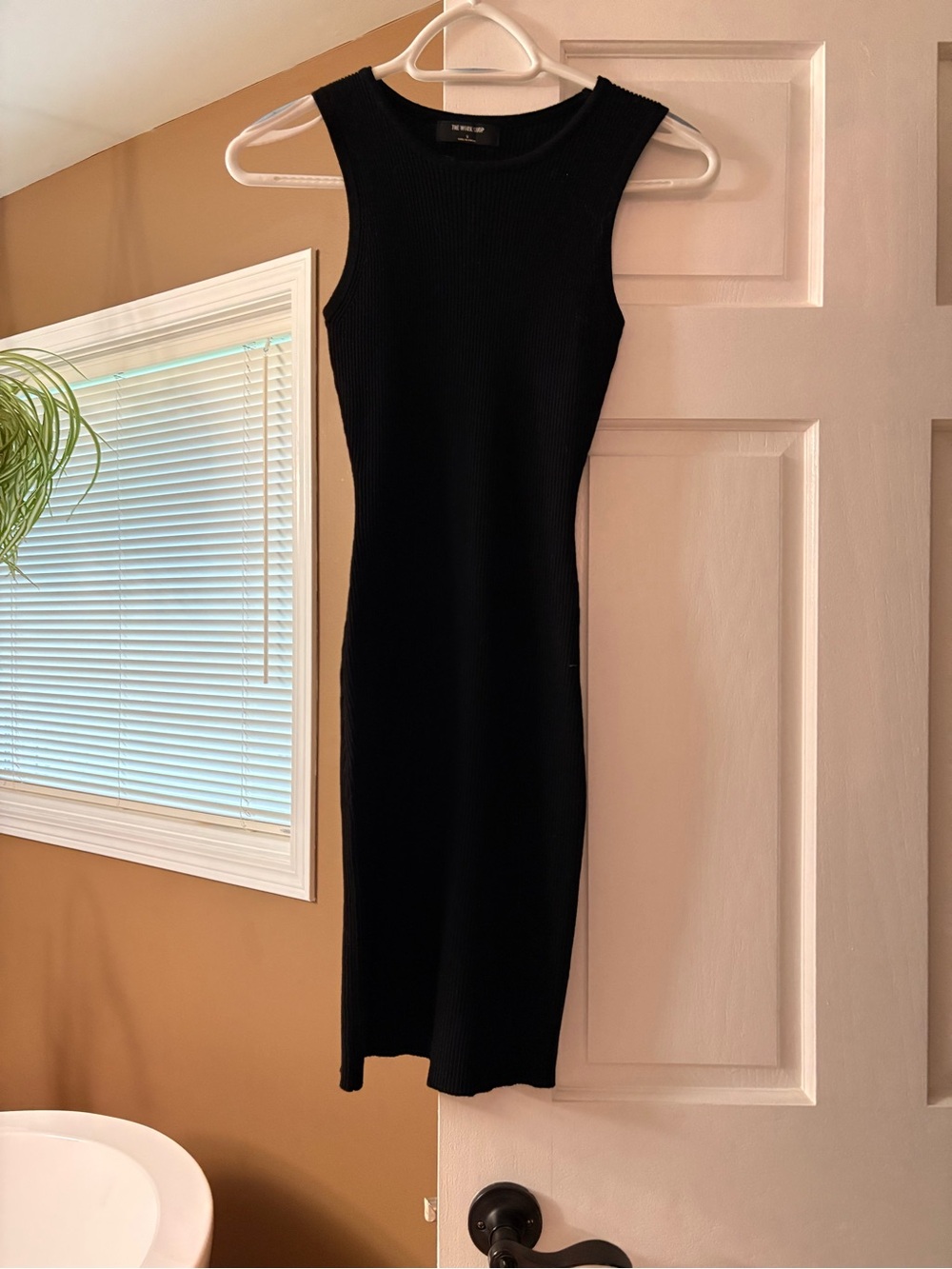 Sleek Black Ribbed Midi Dress